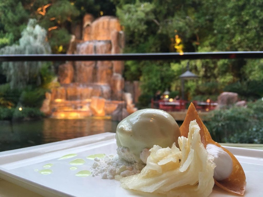 A look at the best vegan dining in Las Vegas. For more vegan food in Las Vegas, visit www.vegansbaby.com