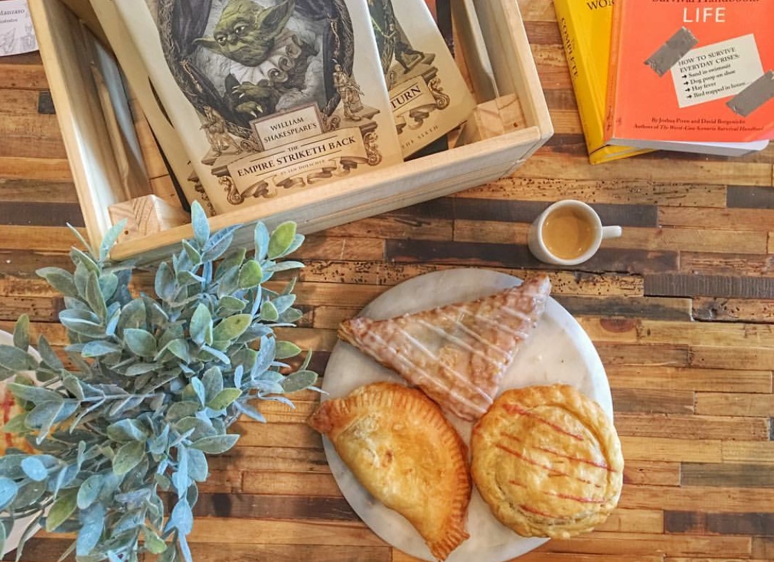 A new vegan friendly coffee shop in Las Vegas, Joe Maxx Coffee, offers a variety of vegan eats and drinks. For more vegan options in Las Vegas, visit www.vegansbaby.com